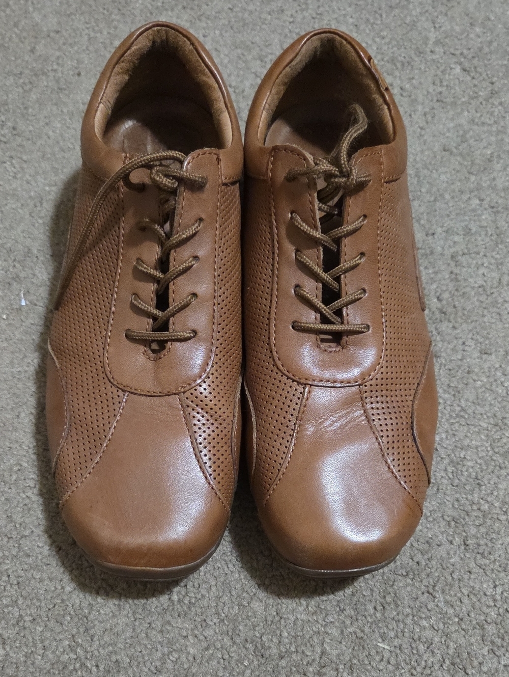 Ladies Blondo Tan Leather Lace-Up Loafers with Perforated Detail